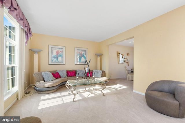 53 LEXINGTON CIR, Marlton, NJ 08053