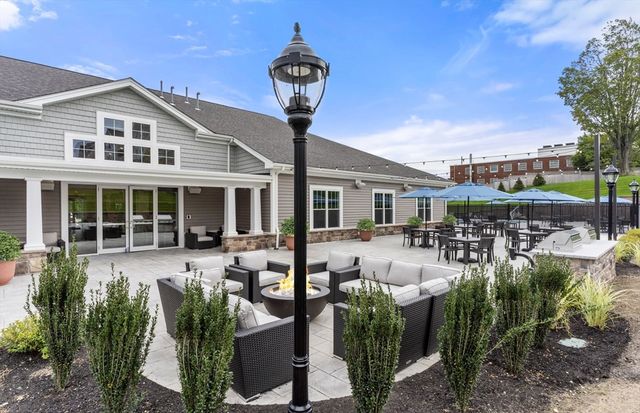 5 Peters Farm Way 112, Westborough, MA 01581