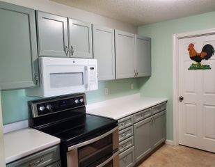 15 Windsor Ct Unit G, Keene, NH 03431