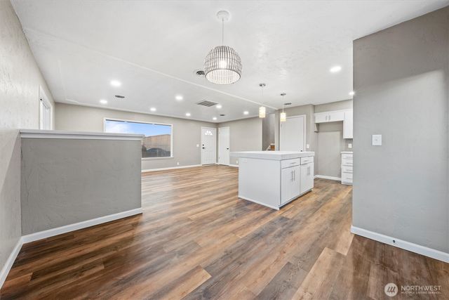 906 S A Street, Moses Lake, WA 98837