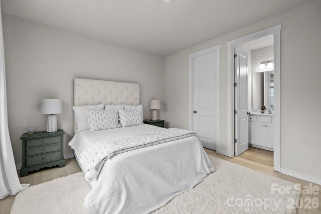 5024 Hillshire Lane, Charlotte, NC 28227