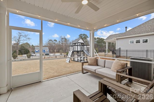 5024 Hillshire Lane, Charlotte, NC 28227