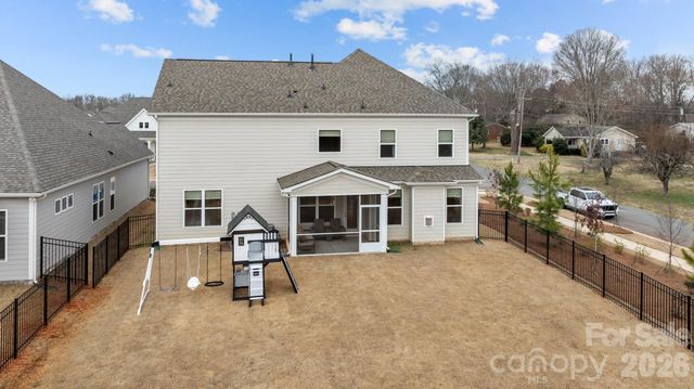 5024 Hillshire Lane, Charlotte, NC 28227