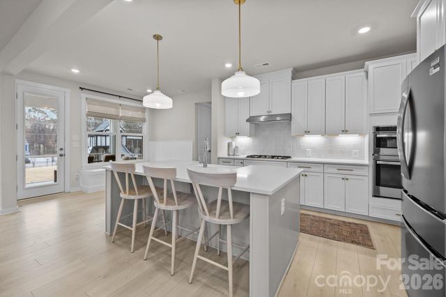 5024 Hillshire Lane, Charlotte, NC 28227