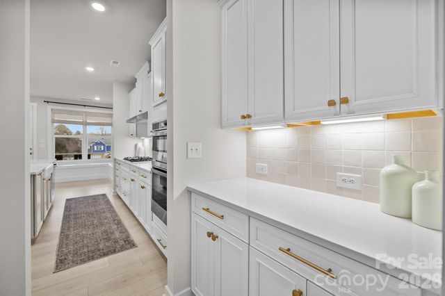 5024 Hillshire Lane, Charlotte, NC 28227