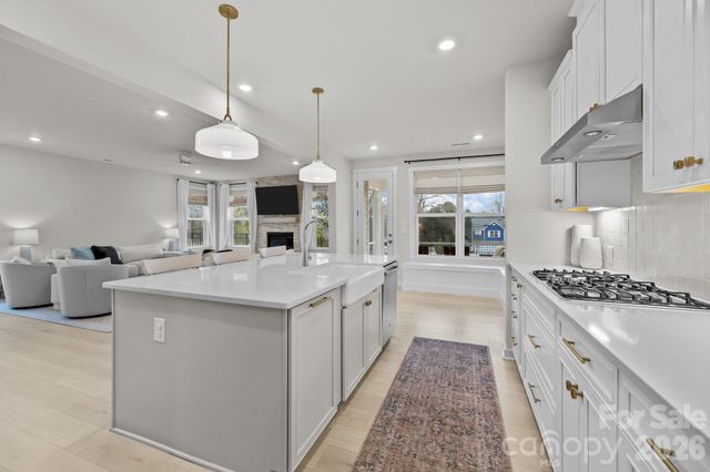 5024 Hillshire Lane, Charlotte, NC 28227