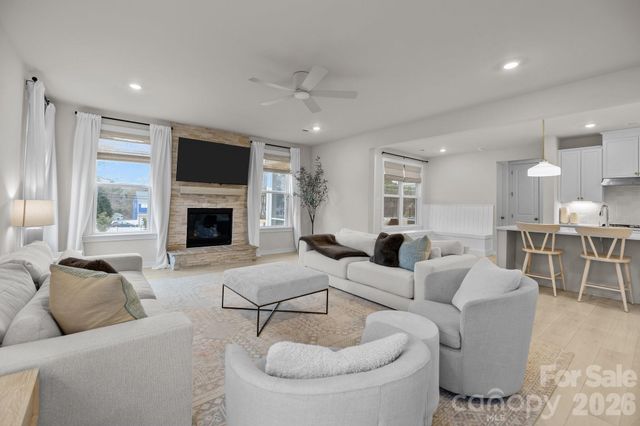 5024 Hillshire Lane, Charlotte, NC 28227