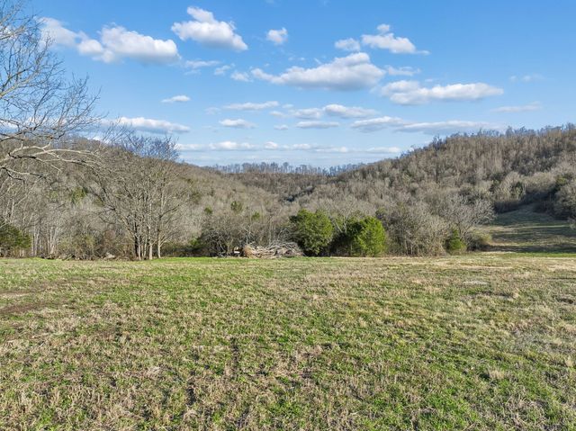 215 Hickman Creek Road S, Hickman, TN 38567