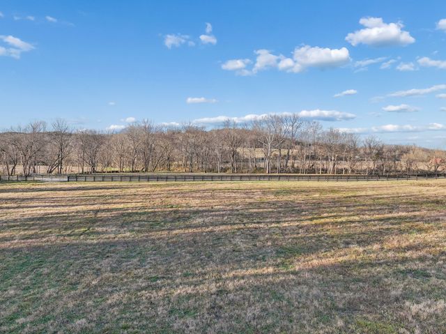 215 Hickman Creek Road S, Hickman, TN 38567