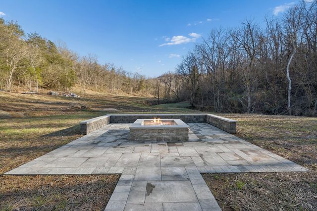 215 Hickman Creek Road S, Hickman, TN 38567
