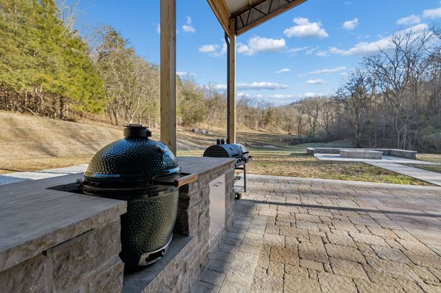 215 Hickman Creek Road S, Hickman, TN 38567