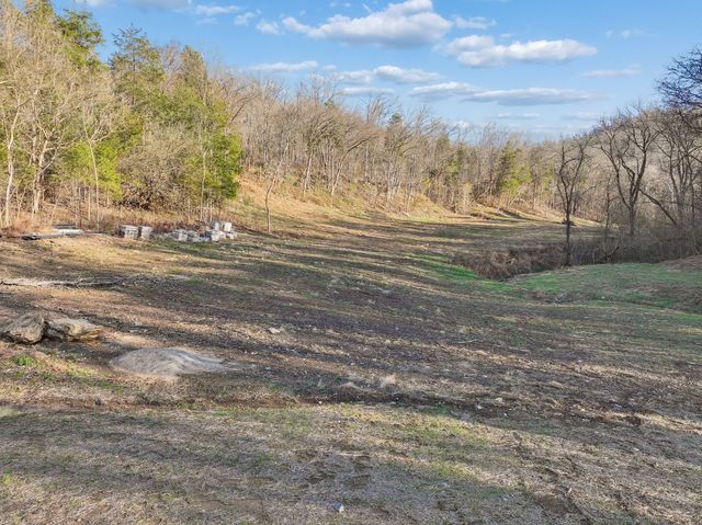 215 Hickman Creek Road S, Hickman, TN 38567