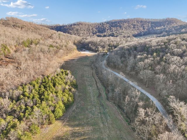 215 Hickman Creek Road S, Hickman, TN 38567