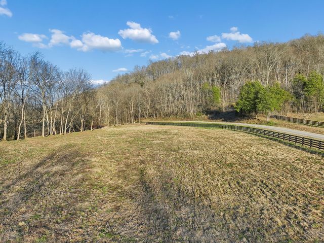 215 Hickman Creek Road S, Hickman, TN 38567