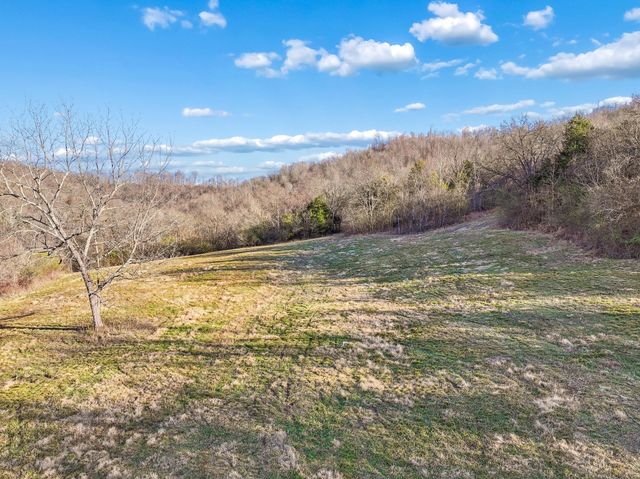215 Hickman Creek Road S, Hickman, TN 38567