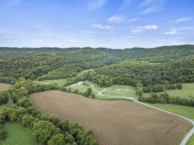 215 Hickman Creek Road S, Hickman, TN 38567
