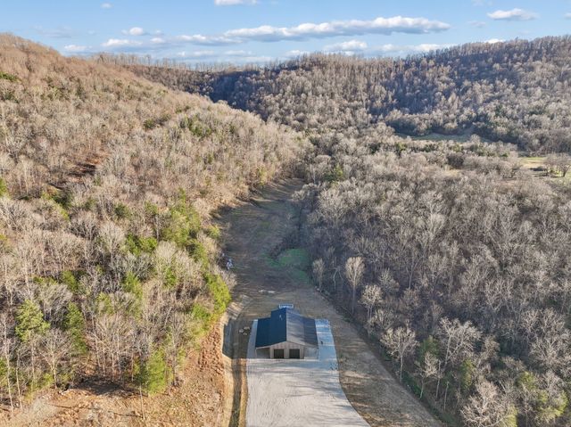 215 Hickman Creek Road S, Hickman, TN 38567