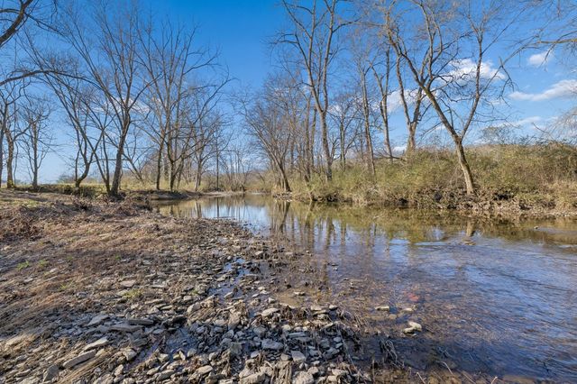215 Hickman Creek Road S, Hickman, TN 38567