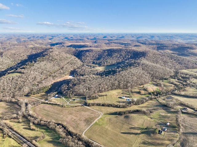 215 Hickman Creek Road S, Hickman, TN 38567