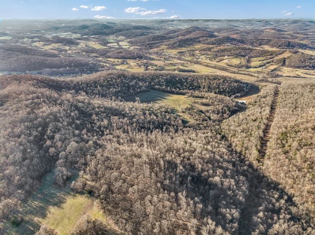 215 Hickman Creek Road S, Hickman, TN 38567