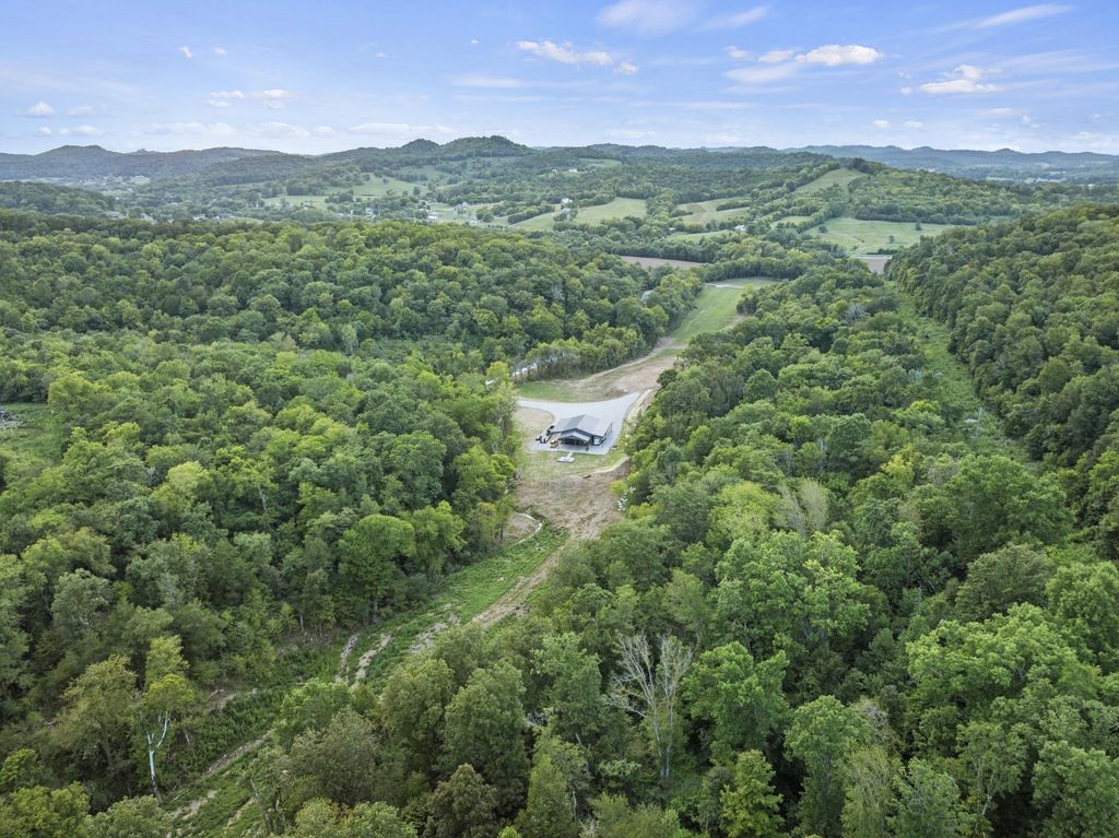 215 Hickman Creek Road S, Hickman, TN 38567