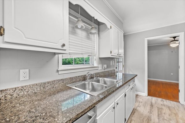 331 Emerson Dr., Hattiesburg, MS 39401