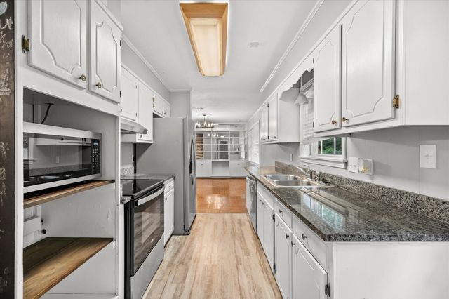 331 Emerson Dr., Hattiesburg, MS 39401