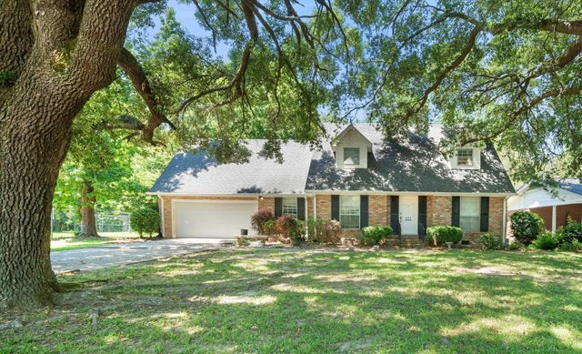 331 Emerson Dr., Hattiesburg, MS 39401