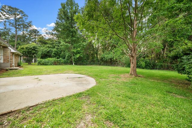 331 Emerson Dr., Hattiesburg, MS 39401