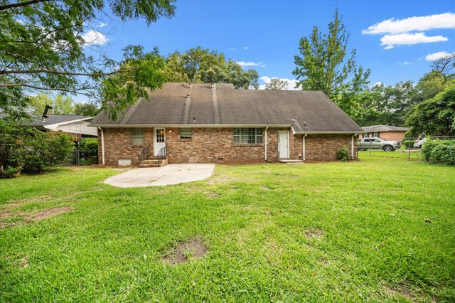 331 Emerson Dr., Hattiesburg, MS 39401