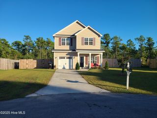 525 Everett Glades, Sneads Ferry, NC 28460