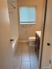 328 E Elmwood Avenue 6, Clawson, MI 48017