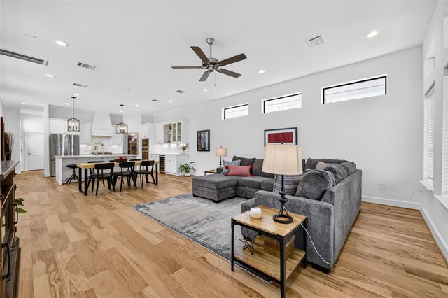 1201 E 23rd Street, Houston, TX 77009