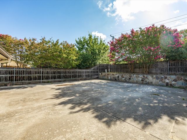 3717 Myrtle Springs Road, Benbrook, TX 76116