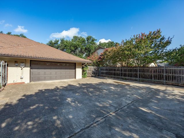 3717 Myrtle Springs Road, Benbrook, TX 76116