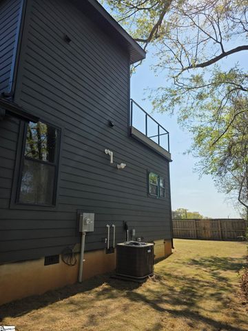 11 Hillhouse Street, Greenville, SC 29605