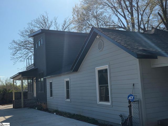 11 Hillhouse Street, Greenville, SC 29605