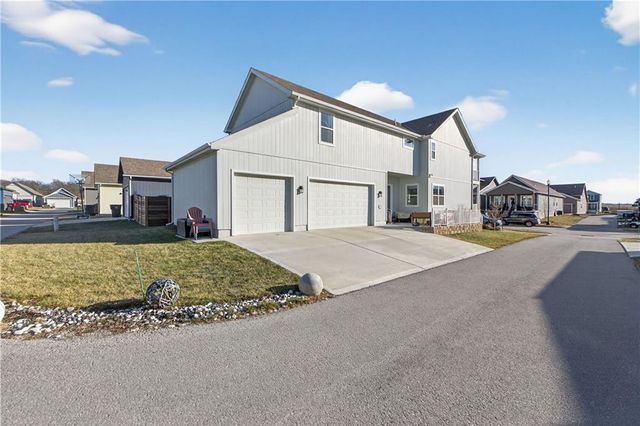 23500 E 11th Street S, Independence, MO 64056