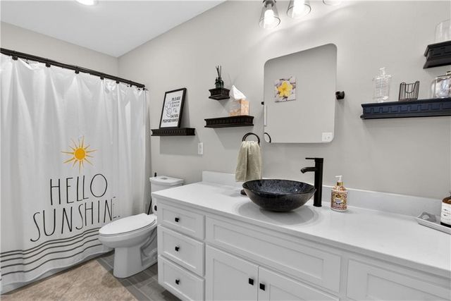 23500 E 11th Street S, Independence, MO 64056