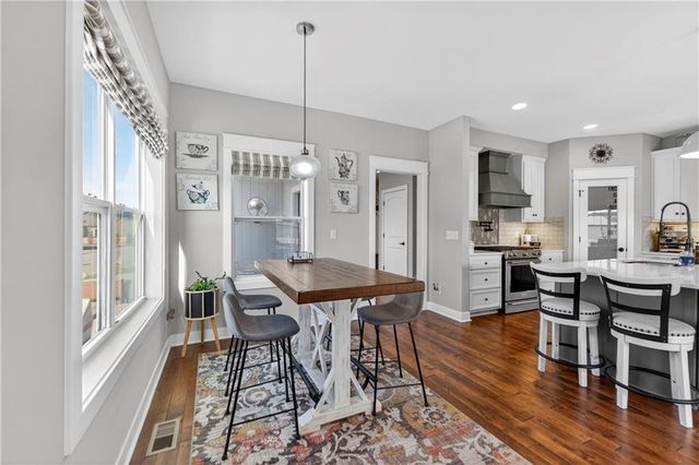 23500 E 11th Street S, Independence, MO 64056