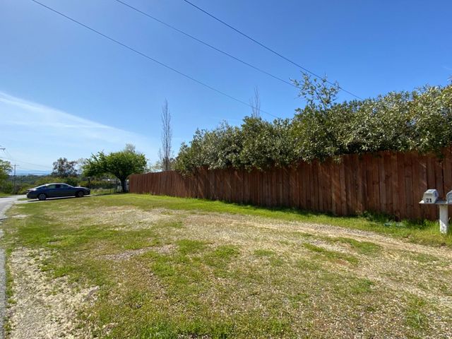 21 Palermo Dr, Oroville, CA 95966