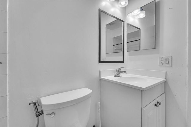 2698 N Nob Hill Road, Sunrise, FL 33322