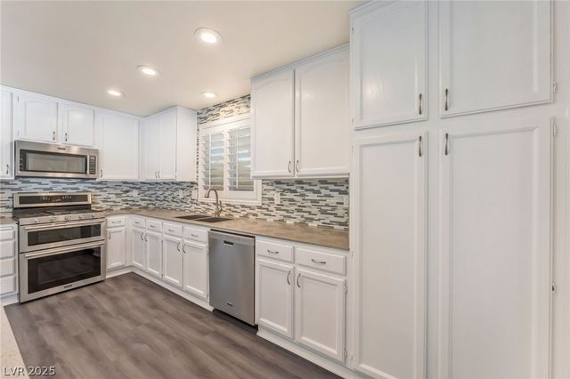 9578 Teton Vista Avenue, Las Vegas, NV 89117