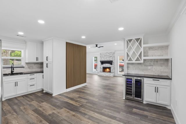 4002 Montego Drive, Baytown, TX 77521