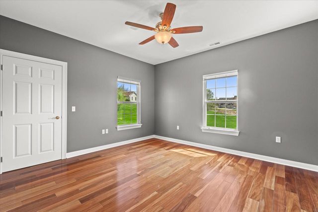 8610 Roxbury WAY, Oak Creek, WI 53154