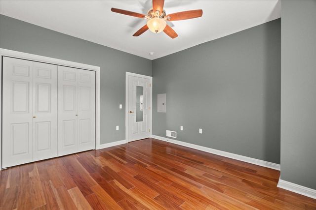 8610 Roxbury WAY, Oak Creek, WI 53154