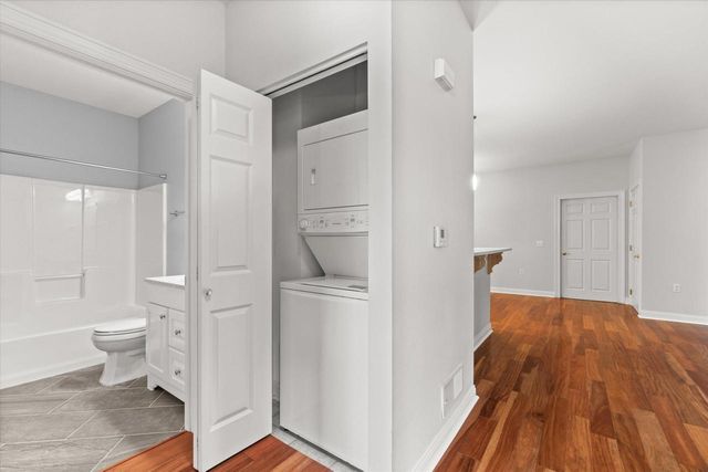 8610 Roxbury WAY, Oak Creek, WI 53154