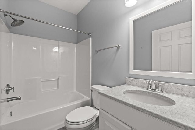 8610 Roxbury WAY, Oak Creek, WI 53154