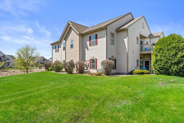 8610 Roxbury WAY, Oak Creek, WI 53154