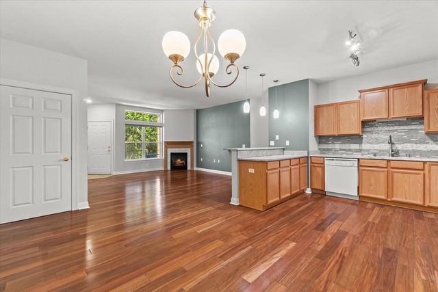 8610 Roxbury WAY, Oak Creek, WI 53154